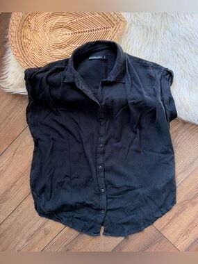 Abercrombie & Fitch Black Front Knot Short Sleeve Button Down Shirt Size Small